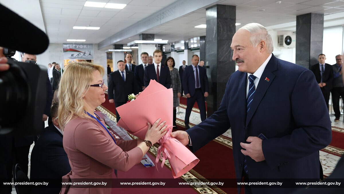 Лукашенко заявив, що братиме участь у президентських виборах у Білорусі ...