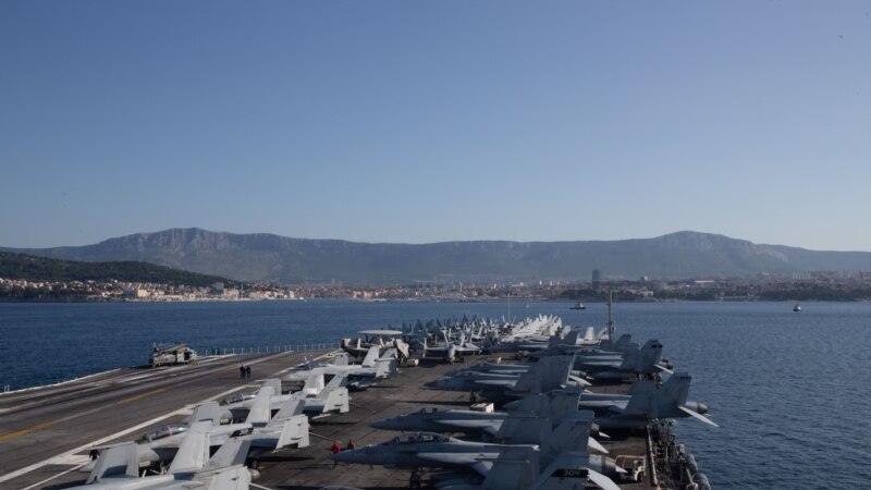 Po čemu je specifičan američki nosač aviona u Splitu? 