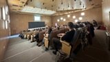 Studenţii Facultăţii de Psihologie din UBB Cluj au cursuri pe stadionul Cluj Arena. Universitatea a cumpărat de asemenea mai multe hoteluri și pensiuni. Intenționează să le transforme în spaţii de studiu.