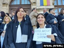 Avocatele Gabriela Bejan și Ingrid Radu spun că profesia de avocat e pusă în pericol.