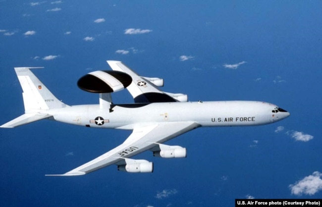 Американський літак далекого радіолокаційного виявлення та управління Boeing E-3 Sentry