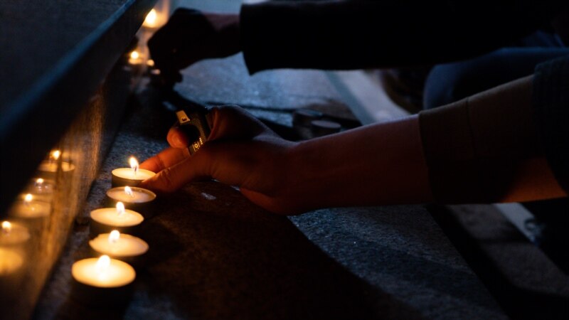 U Prištini paljenje sveća u čast žrtvama napada u Beogradu