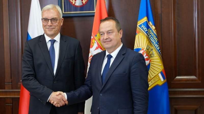 По посетата на заменикот на Лавров на Белград, ЕУ и САД бараат Србија да се дистанцира од Русија