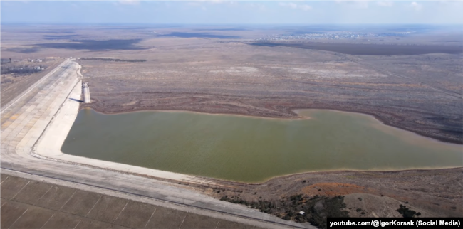 Майже порожнє Міжгірне водосховище, березень 2022 року