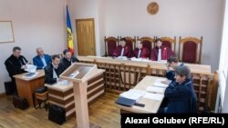 În ședința din 25 aprilie, instanța a examinat posibilitatea audierii unui martor prin teleconferință în dosarul „kuliok”.