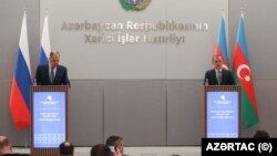 Azerbaijan -- Russian Foreign Minister Sergei Lavrov and his Azerbaijani counterpart Jeyhun Bayramov hold a joint press conference in Baku, February 28, 2023.