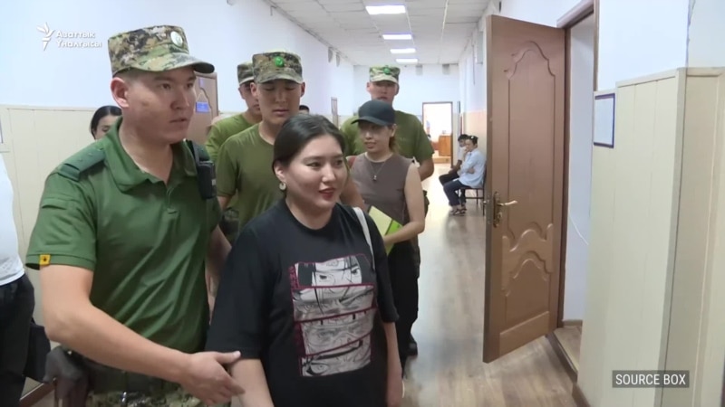 Бишкек: Төрт журналисттин камактагы мөөнөтү дагы узарды 