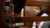 Дария Трепова на изслушването за задържане под стража в съда в Москва на 4 април.