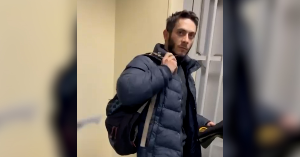 Екі сексуалдық гигантқа қарсы порно ару Үш жыныстық позициялар