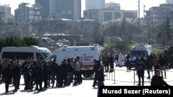 Нападот се случил утрото на 6 февруари пред судовите во истанбулската населба Чаглајан