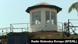 Илустрација, надзорна кула во затворот Идризово 