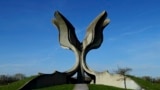 Spomenik Kameni cvijet u Jasenovcu koji je posvećen žrtvama stradalim u logoru Jasenovac u tadašnjoj Nezavisnoj Državi Hrvatskoj tokom Drugog svjetskog rata (foto arhiv)