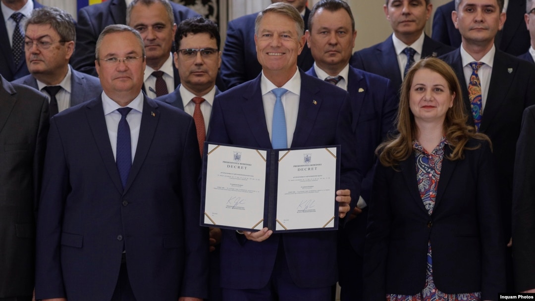 Președintele Klaus Iohannis se mândrește cu Legea Educației, deși aceasta este considerată un eșec de specialiști.