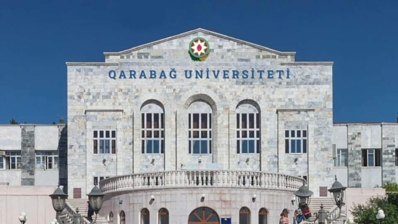 Бесплатное образование и ноутбуки. Как Азербайджан убеждает студентов учиться в Нагорном Карабахе