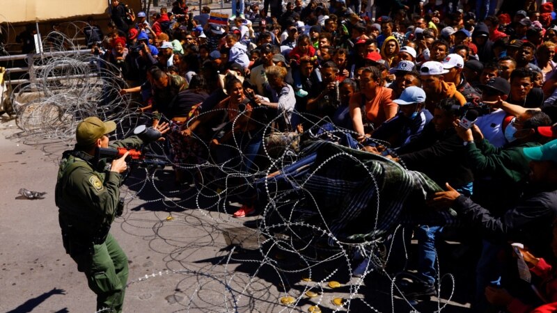 Kaos në kufirin SHBA-Meksikë pas skadimit të 