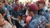 Հայաստան - Ոստիկանները բերման են ենթարկում բողոքի ակցիայի մասնակիցներին, Երևան, 22-ը սեպտեմբերի, 2024.