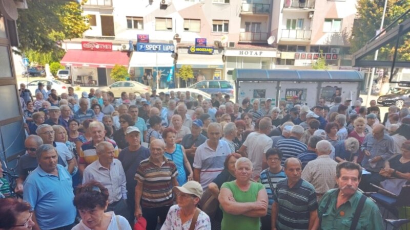 Пензионерите се мобилизираат - дел  здруженија на протести за поголеми пензии