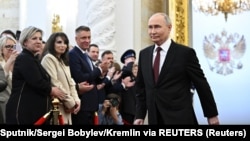 Володимир Путін прийшов на церемонію інавгурації на посаду президента Росії у Великій Кремлівський палац у Москві, 7 травня 2024 року