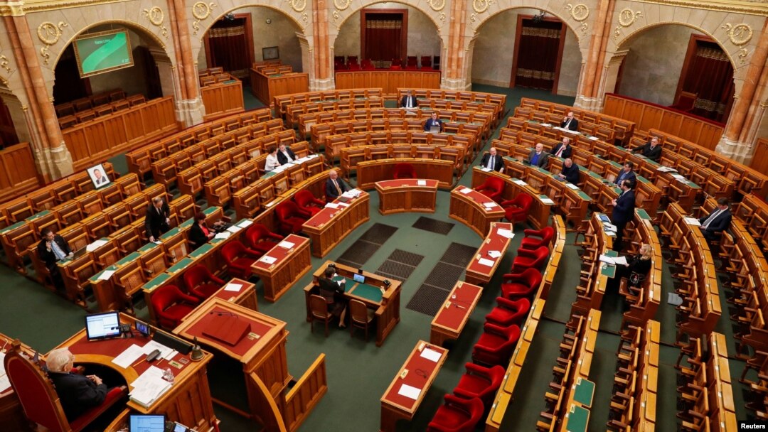 Parlamentul ungar a ratificat luni aderarea Finlandei la NATO, după luni de amânări.