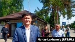 Думан Мухаммедкарим, автор youtube-канала ND, после выхода из изолятора в Алматинской области. 26 мая 2023 года
