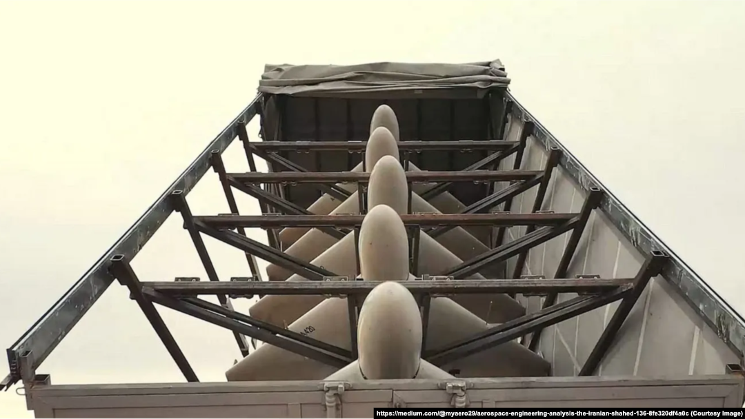 Drone iraniene Shahed-136 pregătite de lansare
