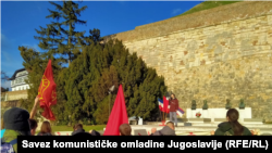 Aktivisti SKOJ-a kod Grobnice narodnih heroja na Kalemegdanu, 30. januar 2024. 