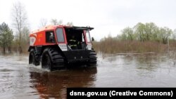 До Чернігівщини спрямували п’ять болотоходів «Богун» та два плавзасоби, загалом залучили понад 280 рятувальників та 157 одиниць техніки.