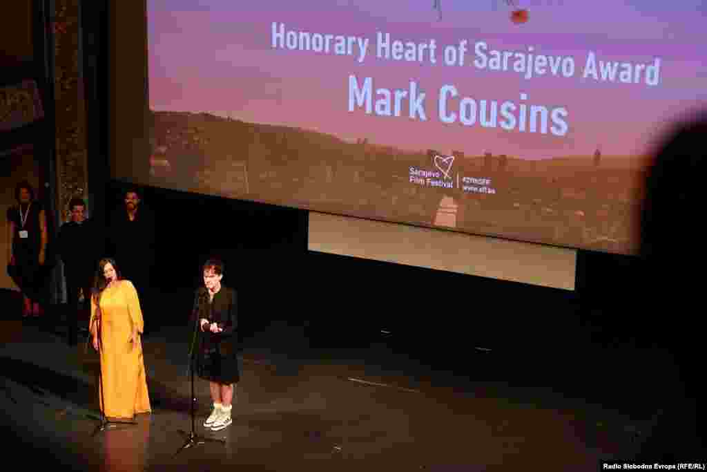 Na svečanoj ceremoniji otvaranja SFF-a &quot;Počasno srce Sarajeva&quot; uručeno je reditelju i piscu Marku Cousinsu, u znak priznanja za izuzetan doprinos afirmaciji i razvoju filmske industrije te podršci i razvoju Sarajevo Film Festivala. &nbsp;