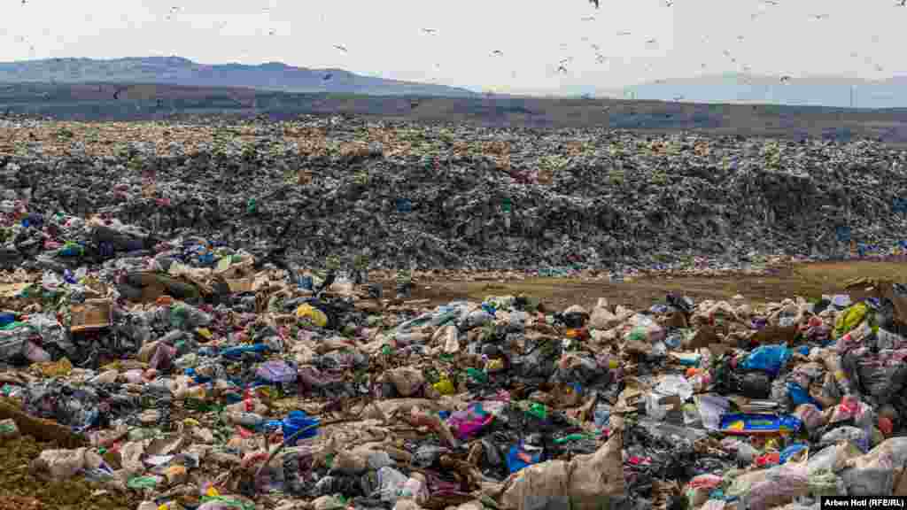Një pamje e përgjithshme e deponisë së mbeturinave në Mirash.