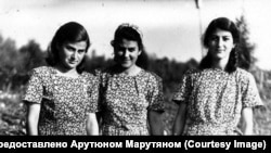 Арпеник (в центре) с сестрами в 1952 году. Фото предоставлено Арутюном Марутяном