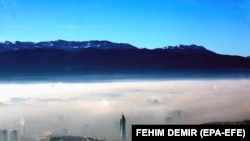 Dok se Sarajevo guši u smogu, upozorenja bez konkretnih rješenja