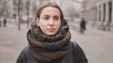 Пашкодзілі руку падчас затрыманьня ў менскім клюбе. Гісторыя Вольгі Сьцепаненкі. ВІДЭА