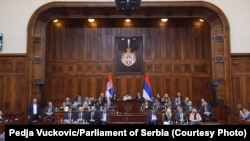 Deputetët e Kuvendit të Serbisë duke debatuar për zgjedhjen e Qeverisë së re, 1 maj 2024.
