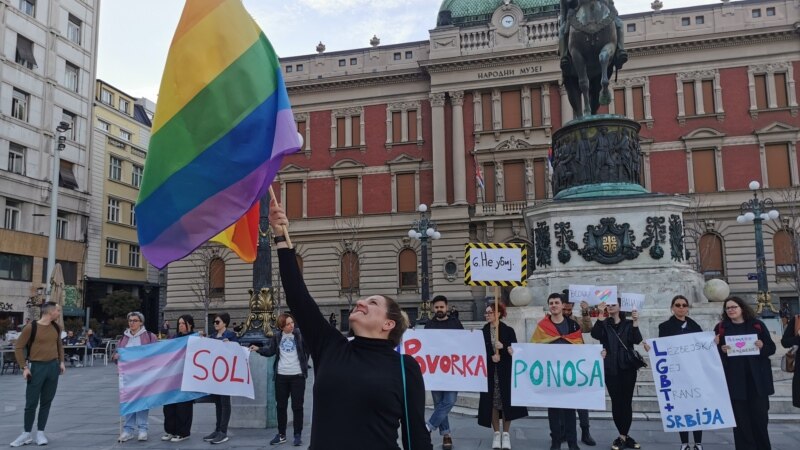Aktivisti u Srbiji pružili podršku LGBTI+ zajednici u BiH