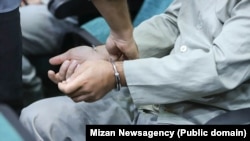 ایران کې نیول شوی کس