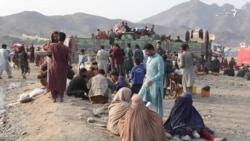 گرسنه و بی خانه، افغانهای اخراج شده از پاکستان با زمستان سخت روبه رو اند
