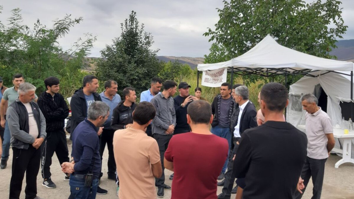 Karabakh Armenians Block Supply Route Sought By Azerbaijan - Vimarsana News