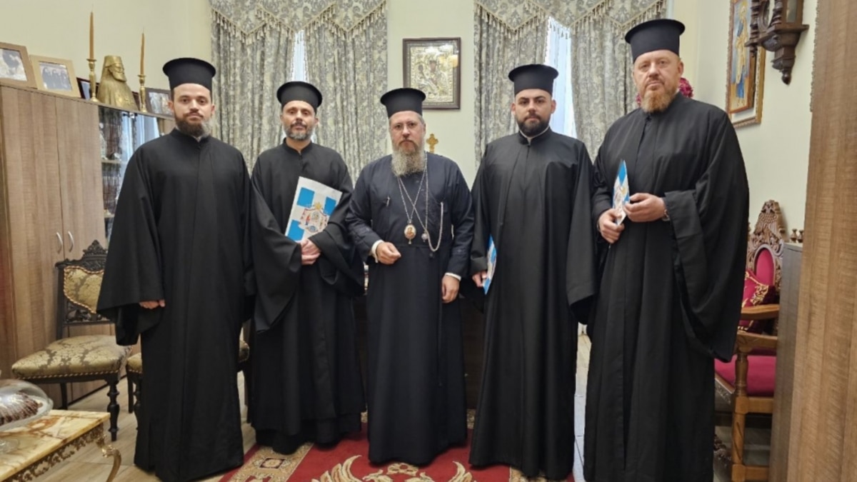 Патриарх Неофит лично назначи от понеделник свещеници от София, които