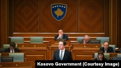 Aljbin Kurti na sednici Skupštine Kosova, Priština.