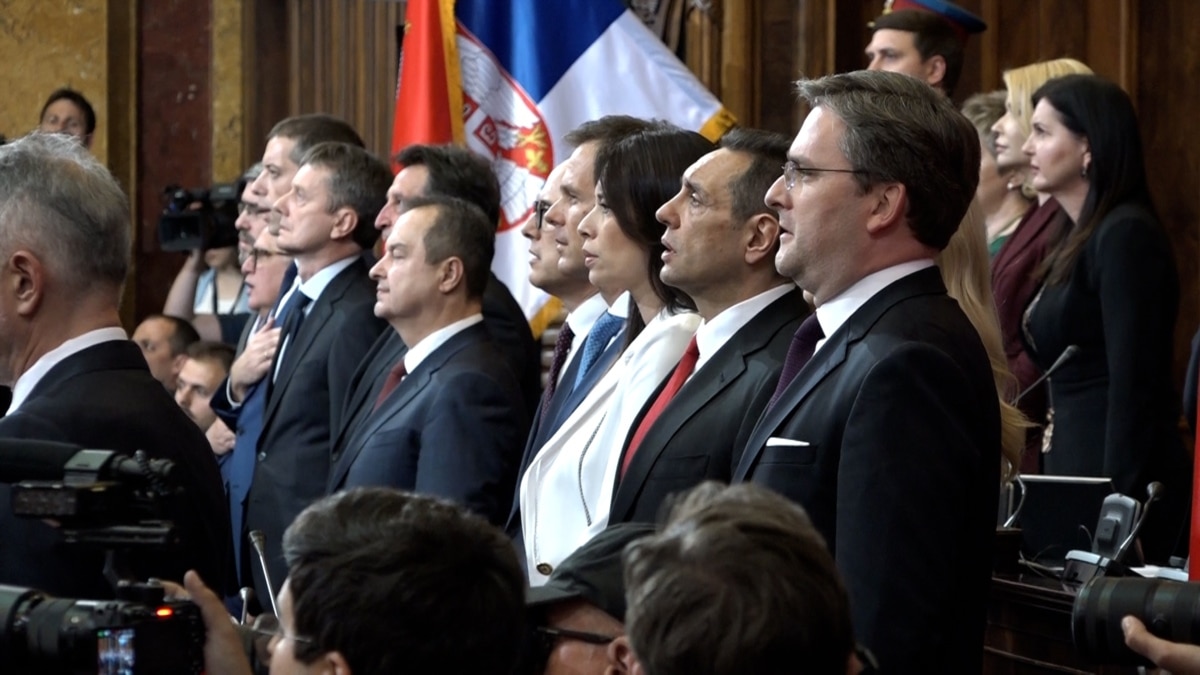 С голямо мнозинство сръбският парламент одобри новото правителство на страната