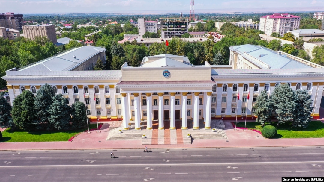 Тышкы иштер министрлиги (ТИМ) жайгашкан имарат.