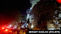 Російські війська вночі 31 травня завдали удари по Новобаварському району Харкова. За даними МВС, одна з ракет поцілила у п’ятиповерховий житловий будинок