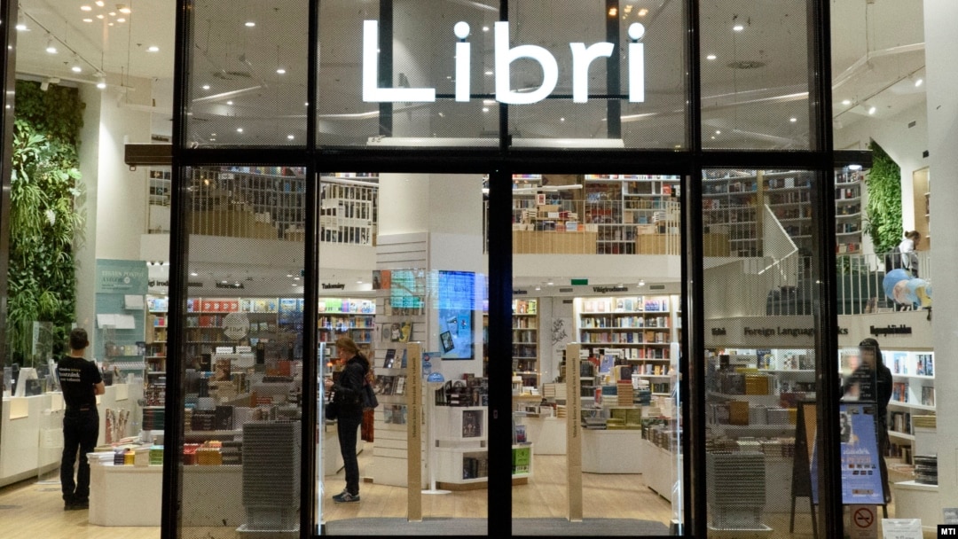 Un grup finanțat de guvern a preluat cea mai importantă editură din Ungaria. Unii autori au încheiat colaborarea cu aceasta. În imagine o librărie a editurii Libri, Ungaria.