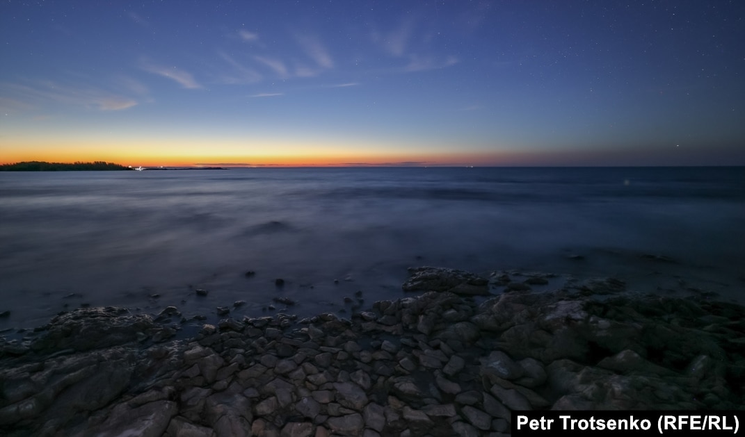 Үлкен кеудесі бар азиаттарды