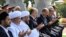 Президент Шавкат Мирзиёев, муфтий Нуриддин Халикназаров, премьер-министр Абдулла Арипов жана башка расмий адамдар Ташкенттин "Шейиттер" проспектисинде өткөн салтанаттa. 31-август, 2023-жыл