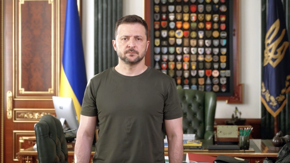 Зеленський після удару Росії по Дніпру анонсував «нові рішення» для захисту людей