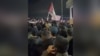 Sute de persoane s-au adunat la aeroportul din Mahacikala, cerând ca cetățenii israelieni care au sosit de la Tel Aviv să nu fie lăsați să intre.