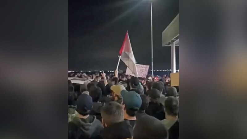 Protestuesit anti-hebrenj sulmojnë aeroportin e Dagestanit teksa arrin fluturimi nga Izraeli