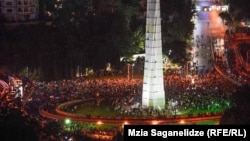 Tbilisi's Heroes' Square fills with demonstrators on May 2.