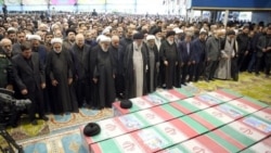 علی خامنه‌ای بر اجساد کشته‌شدگان سانحه سقوط بالگرد حامل ابراهیم رئیسی و همراهان نماز خواند